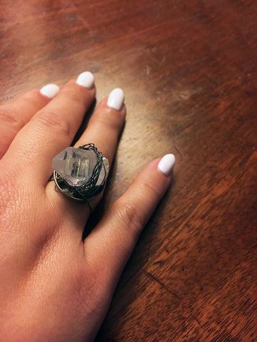 Unisex adjustable quartz crystal ring